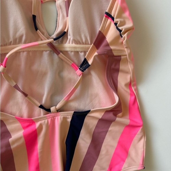 Strip one piece bathing suit - Picture 7 of 12